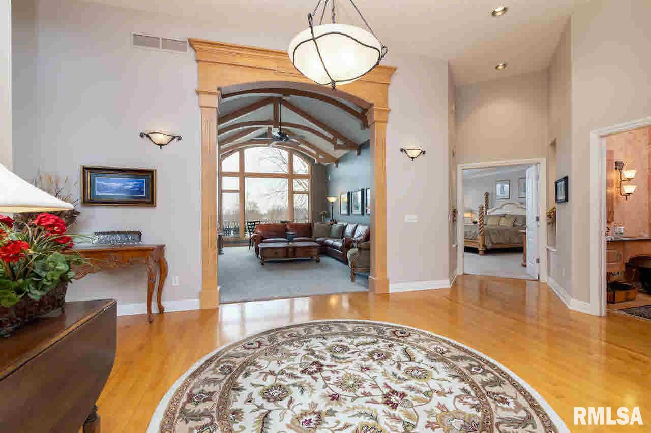 6311 James Road Bettendorf, IA 52722 - Photo 7 of 31 Gallery Image 7
