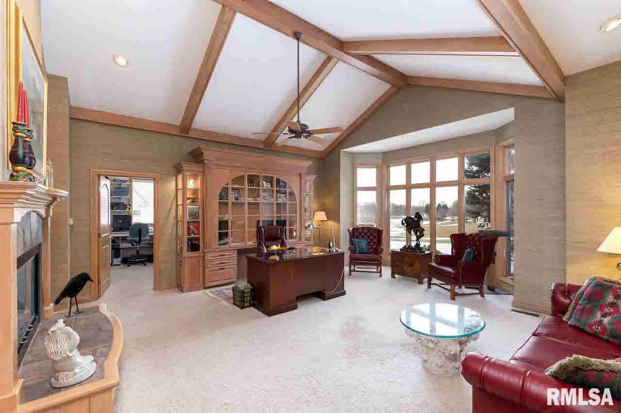 6311 James Road Bettendorf, IA 52722 - Photo 8 of 31 Gallery Image 8
