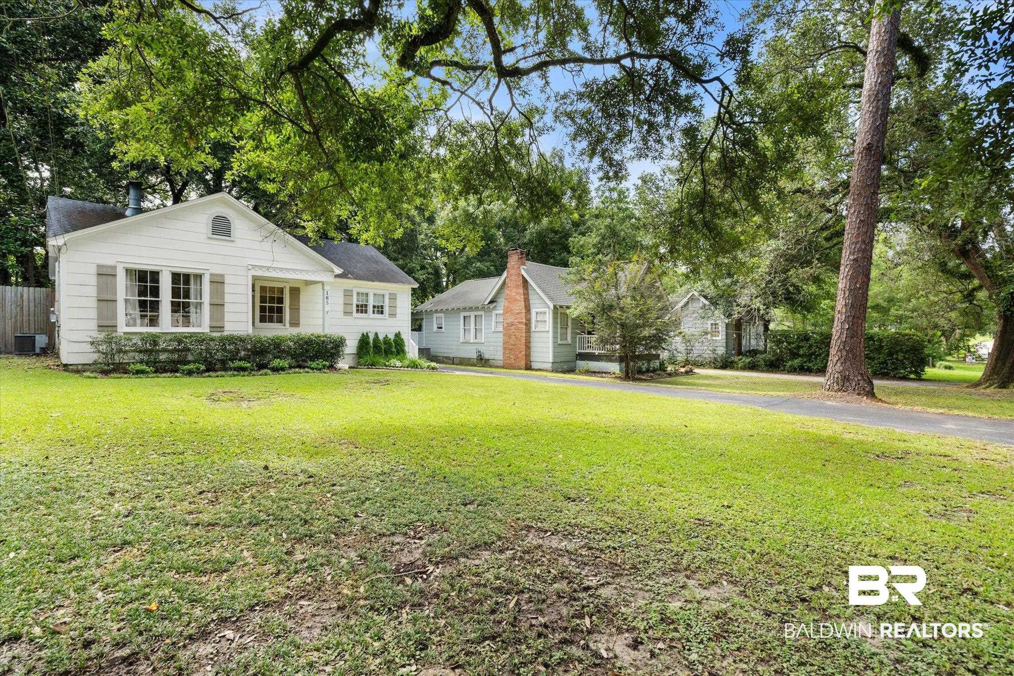 165 Crenshaw Street Mobile, AL 36606 - Photo 20 of 21 View of front facade with a front yard