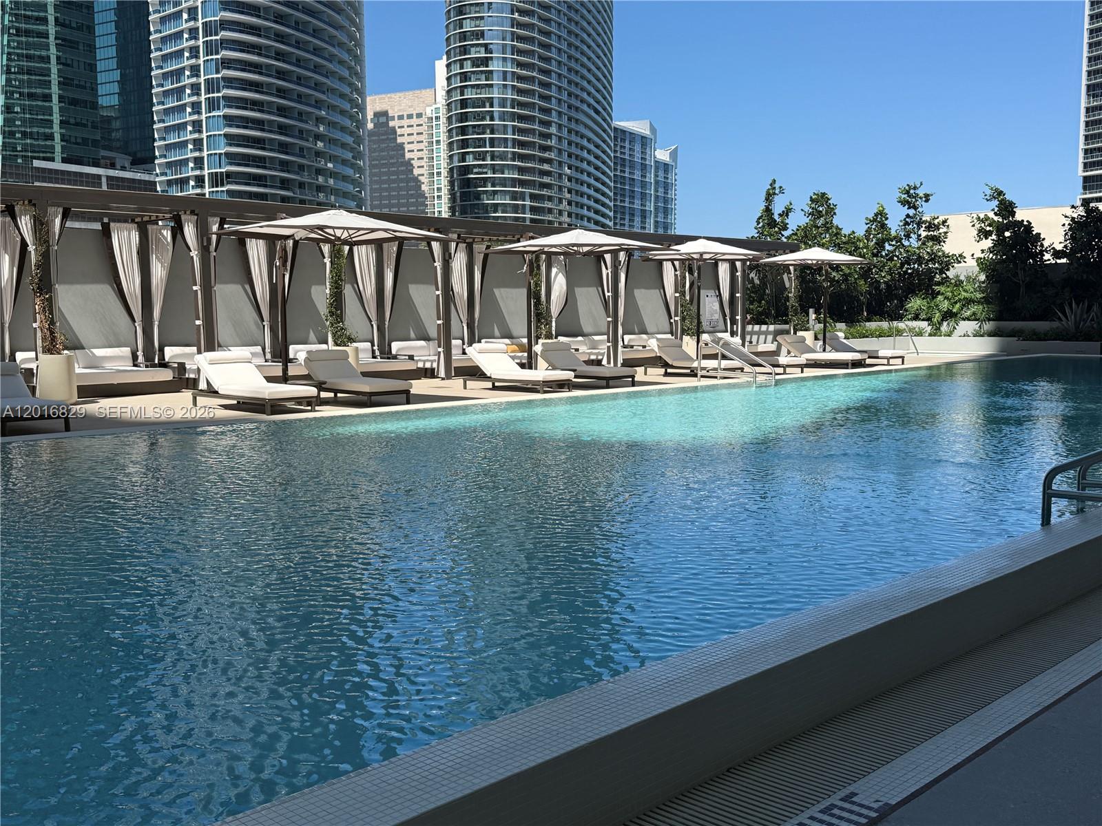 77 Southeast 5th Street, Unit 2010 Miami, FL 33131 - Photo 33 of 40