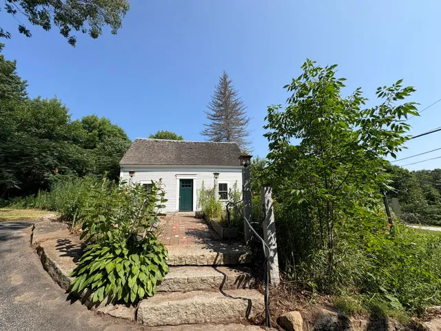 $250,000 | 967 Quaker Ridge Road, Casco, ME 04015