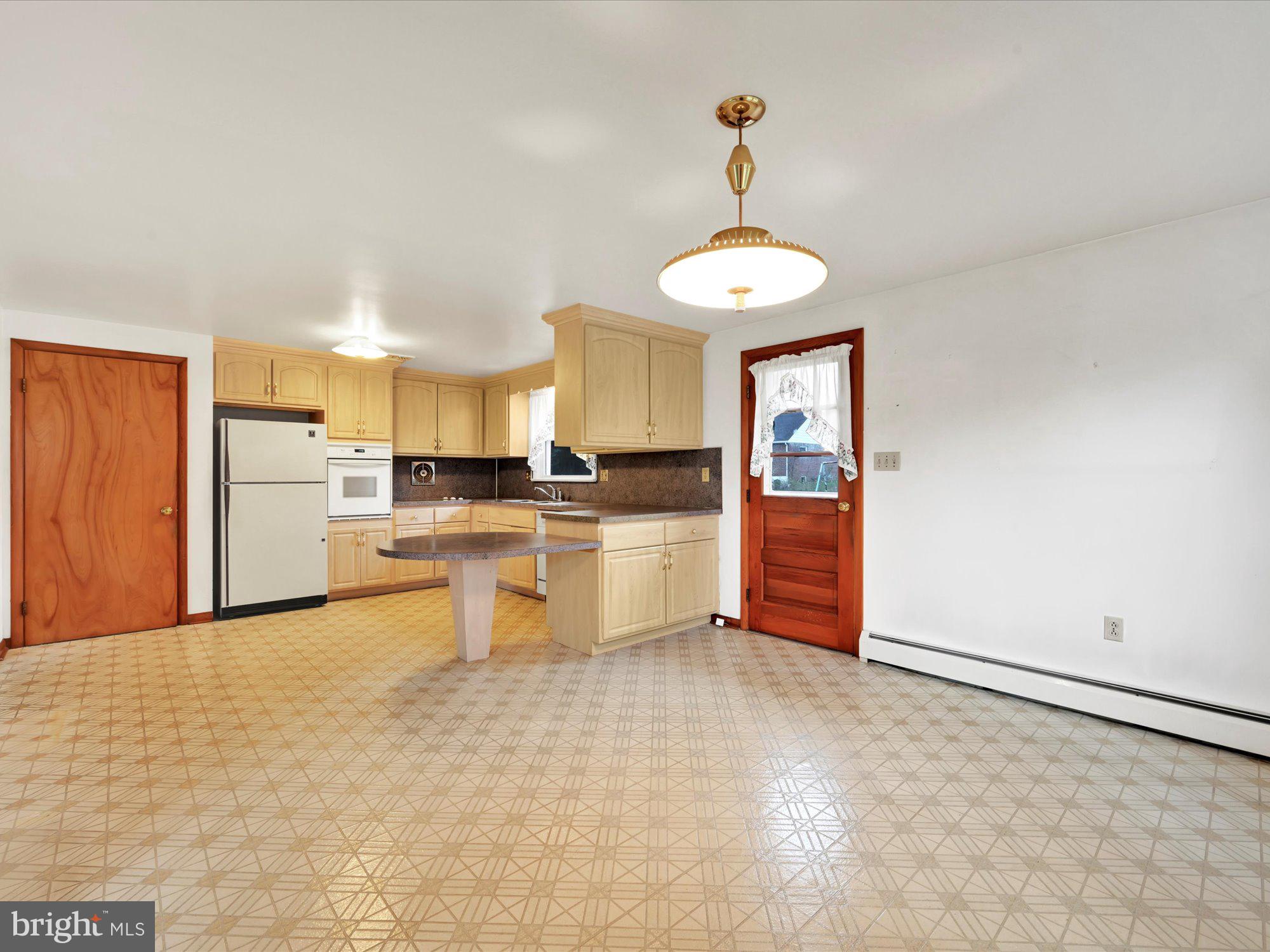 33 Springhouse Road Lancaster, PA 17603 - Photo 14 of 26 Dining Room View 3