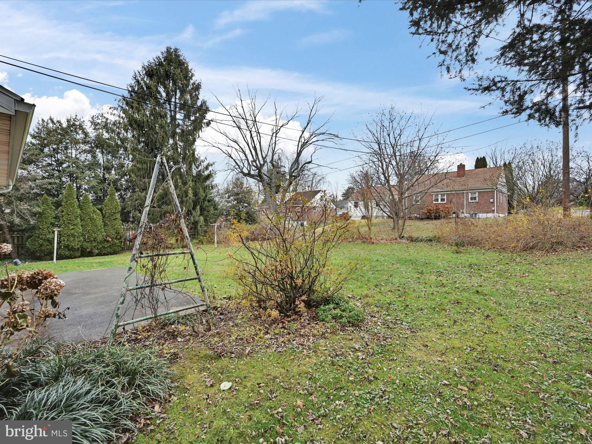 33 Springhouse Road Lancaster, PA 17603 - Photo 22 of 26 Back Yard View 1