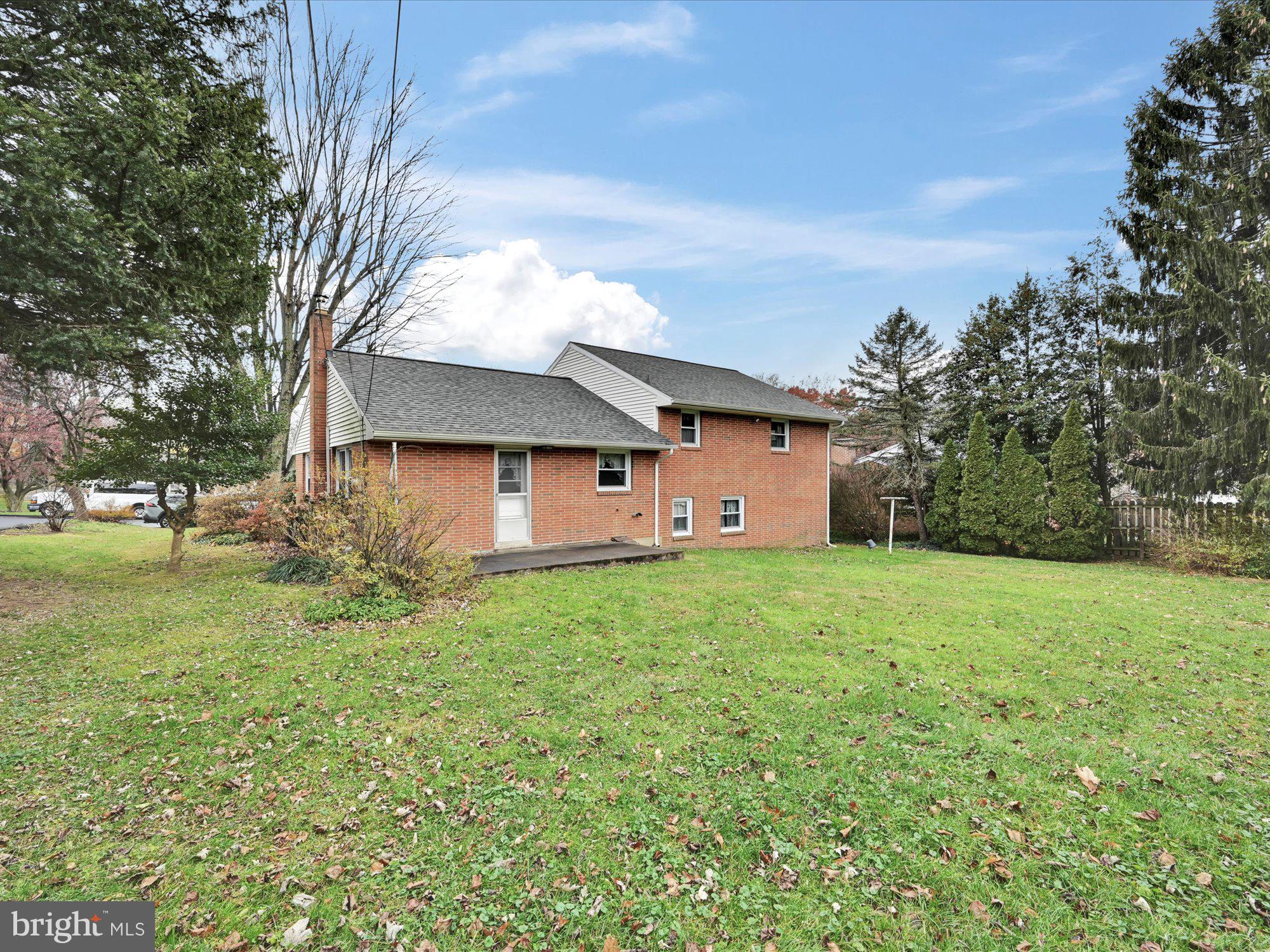 33 Springhouse Road Lancaster, PA 17603 - Photo 23 of 26 Back Yard View 2