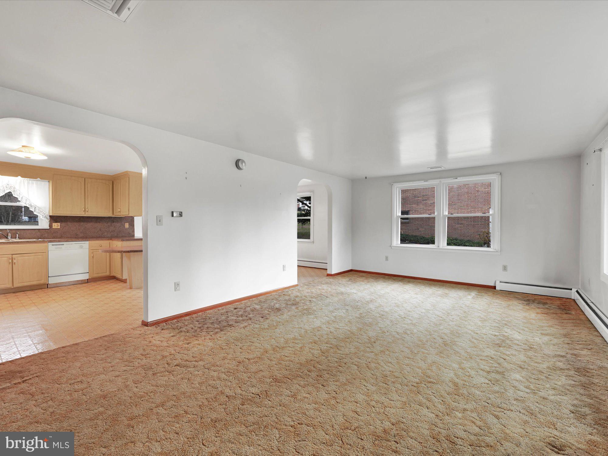 33 Springhouse Road Lancaster, PA 17603 - Photo 7 of 26 Living Room View 3