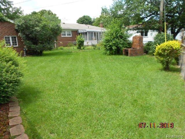 36926 Greenbush Road Wayne, MI 48184 - Photo 20 of 23 Backyard 2.JPG