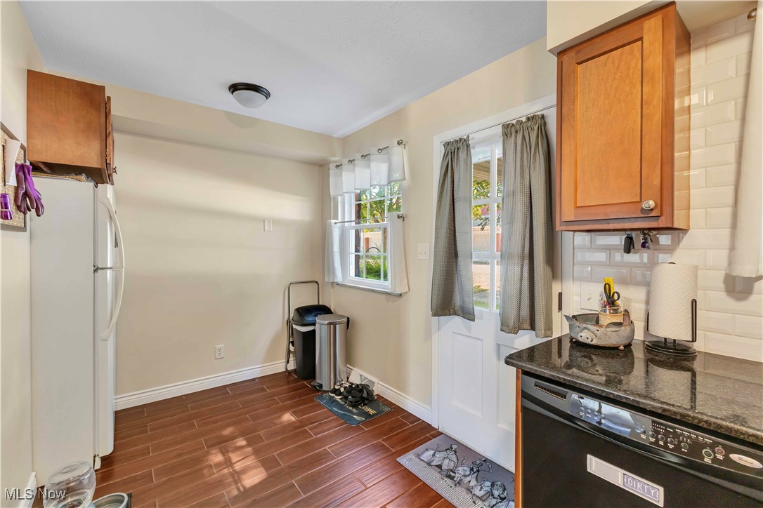 20187 Grannis Road Cleveland, OH 44126 - Photo 7 of 23 Gallery Image 7