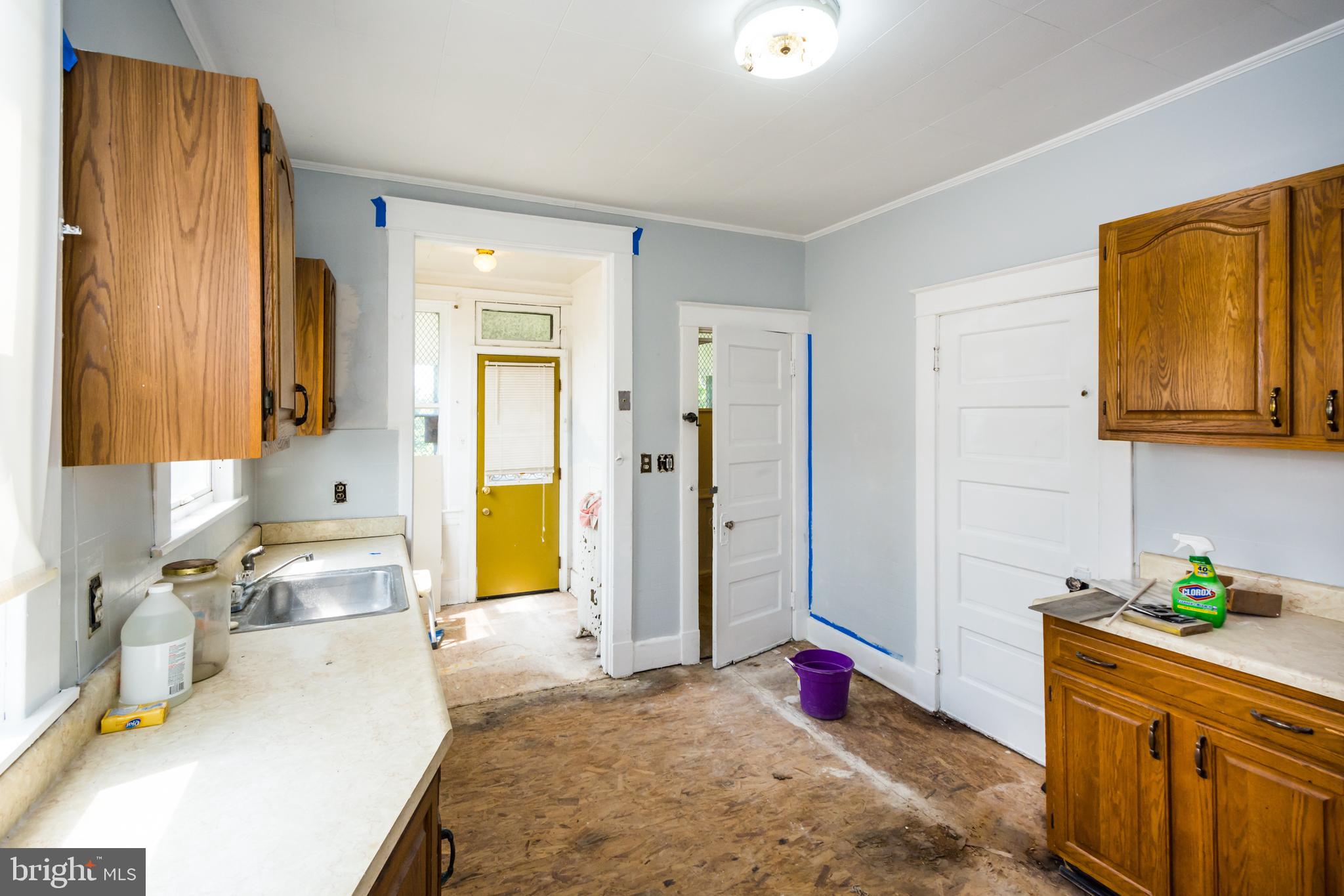 800 Walnut Avenue Baltimore, MD 21229 - Photo 11 of 38