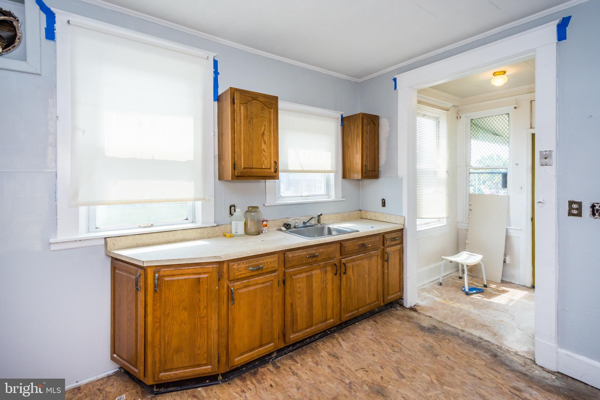 800 Walnut Avenue Baltimore, MD 21229 - Photo 12 of 38