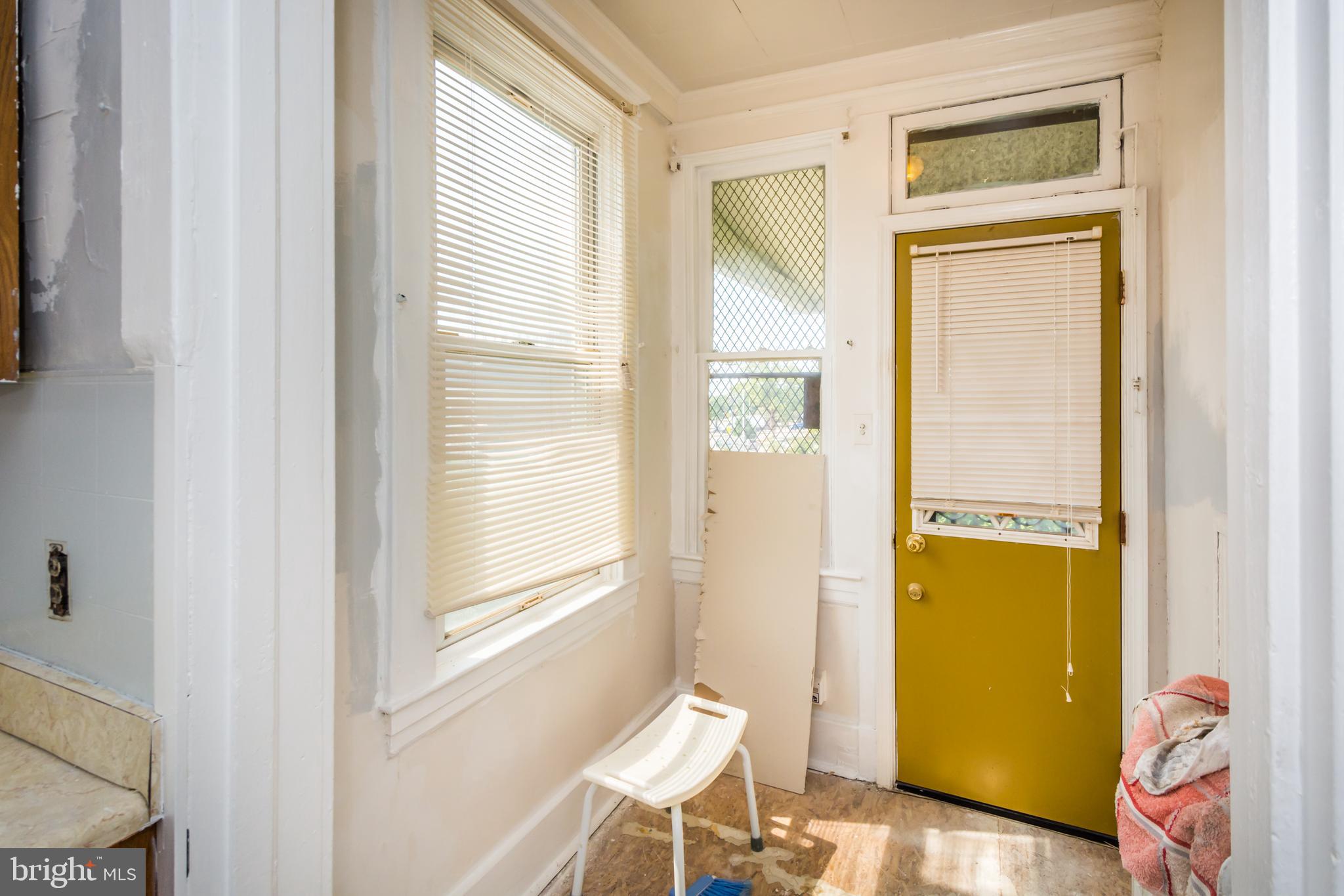 800 Walnut Avenue Baltimore, MD 21229 - Photo 14 of 38