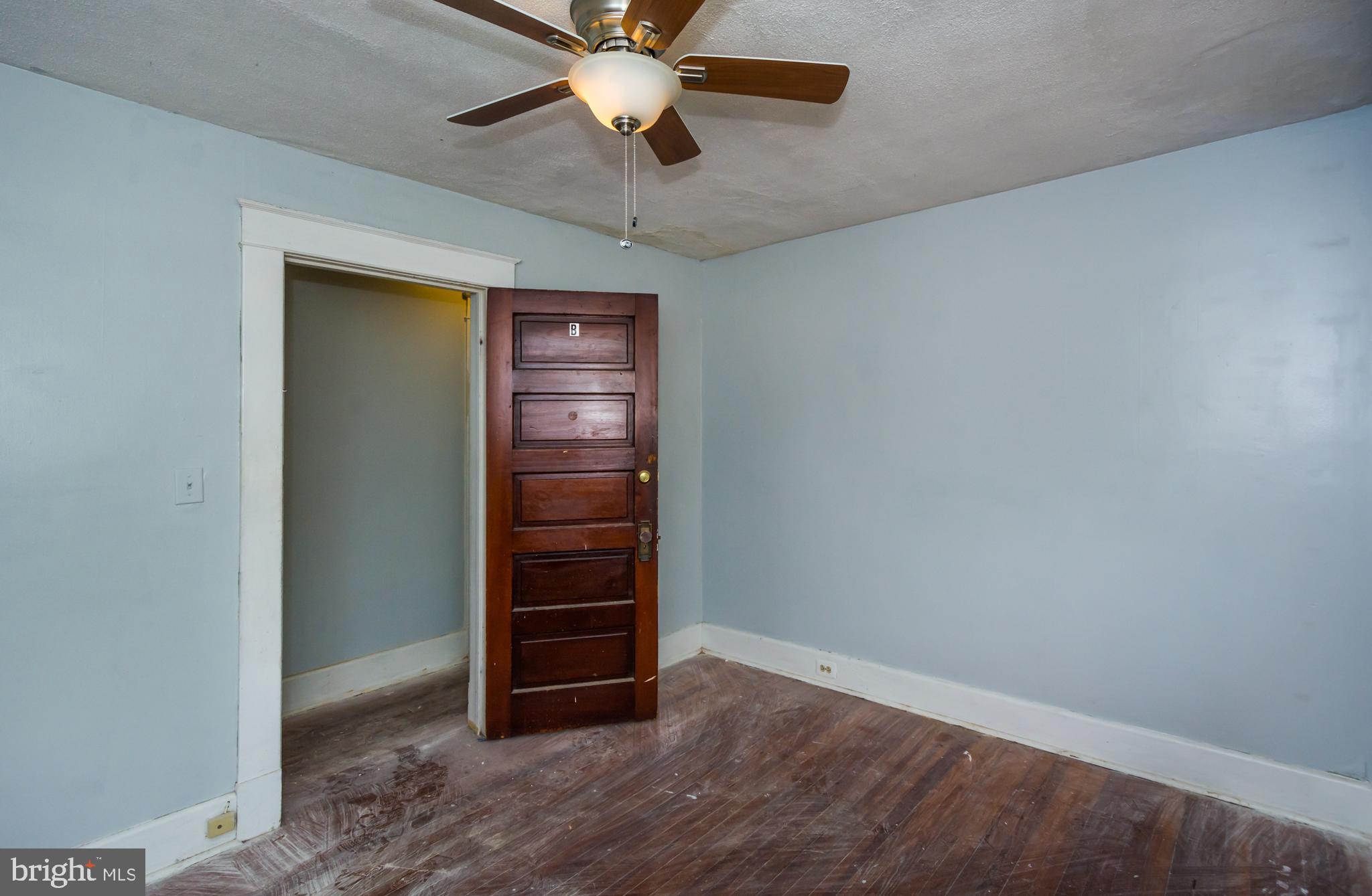 800 Walnut Avenue Baltimore, MD 21229 - Photo 27 of 38