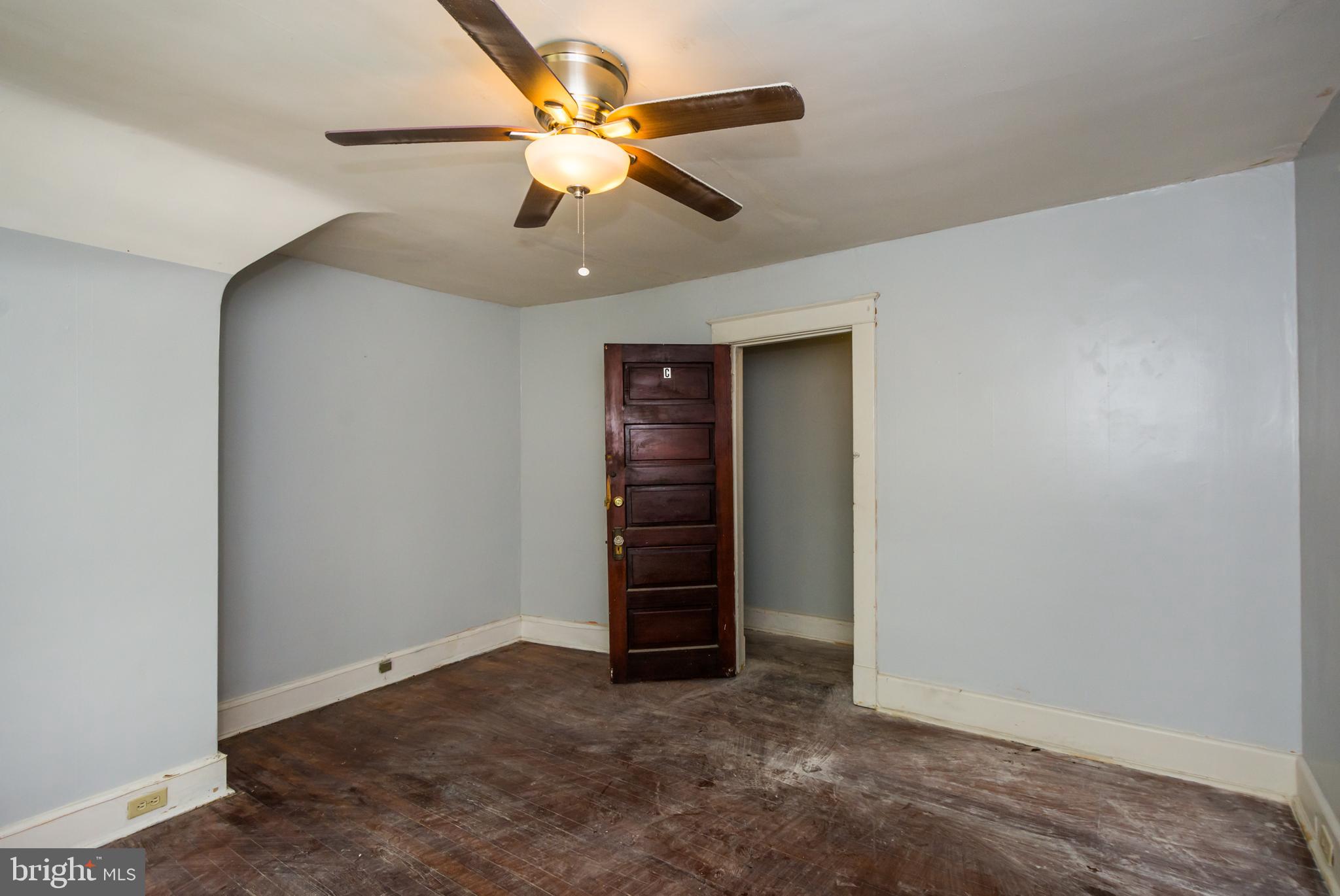 800 Walnut Avenue Baltimore, MD 21229 - Photo 30 of 38