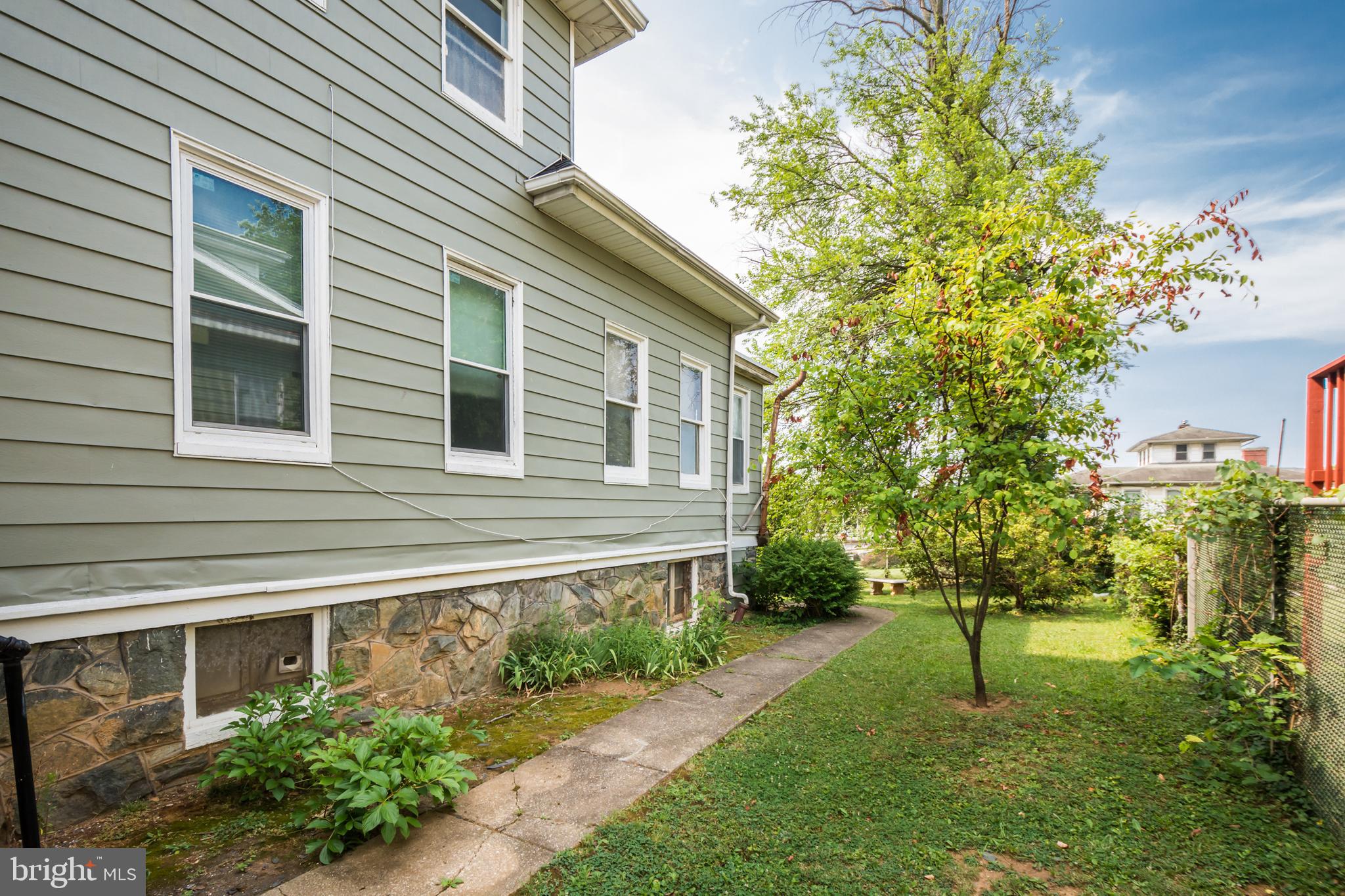 800 Walnut Avenue Baltimore, MD 21229 - Photo 4 of 38