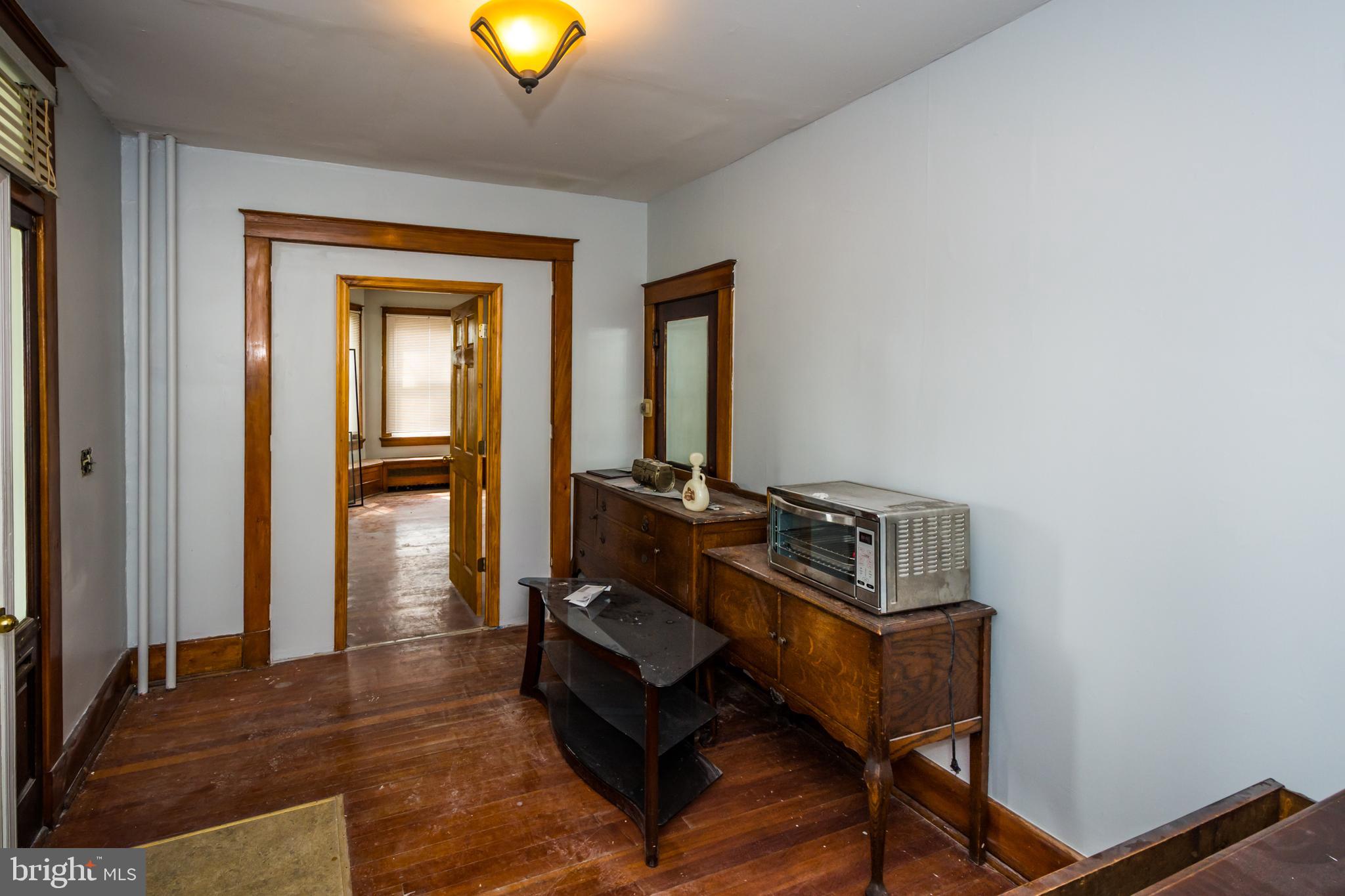 800 Walnut Avenue Baltimore, MD 21229 - Photo 5 of 38