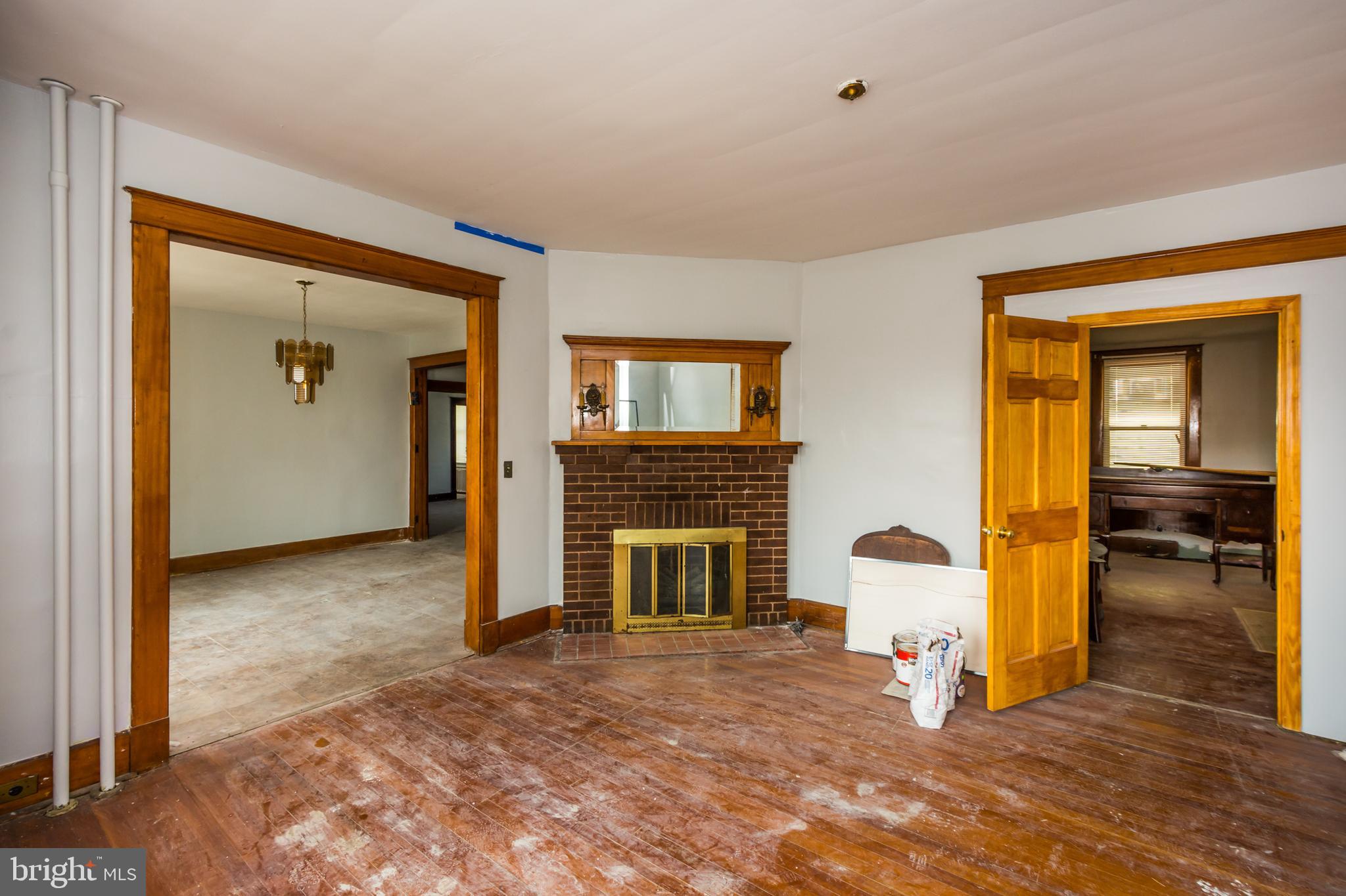 800 Walnut Avenue Baltimore, MD 21229 - Photo 7 of 38