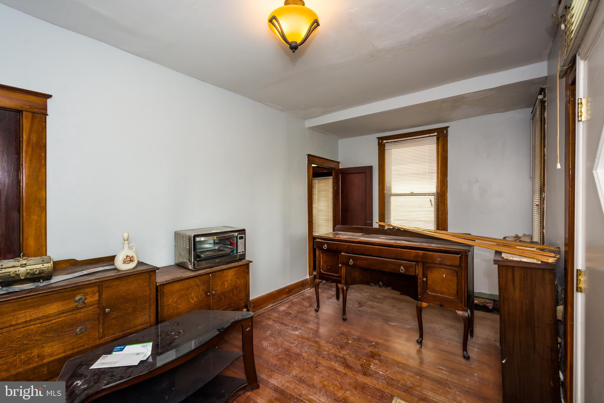 800 Walnut Avenue Baltimore, MD 21229 - Photo 8 of 38