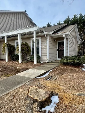 a front view of house with yard