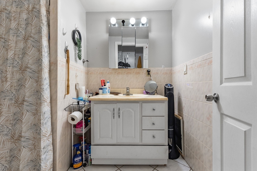 33 Michael Road Randolph, MA 02368 - Photo 28 of 38