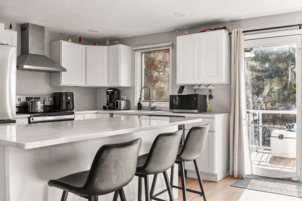 33 Michael Road Randolph, MA 02368 - Photo 4 of 38