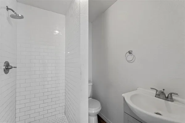 $200,000 | 407 North Carter Street, Howe, TX 75459