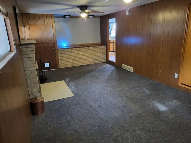 $185,000 | 2716 Appleton Avenue, Independence, MO 64052