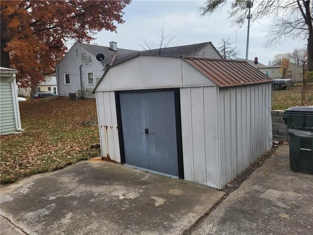 $185,000 | 2716 Appleton Avenue, Independence, MO 64052