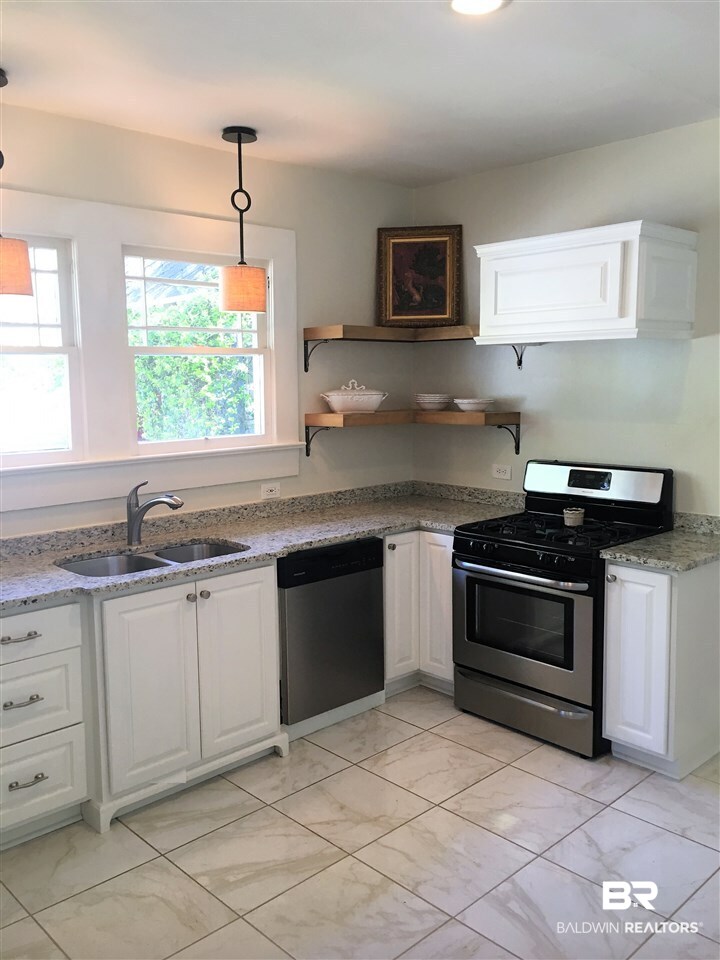 162 Williams Street Mobile, AL 36606 - Photo 8 of 20