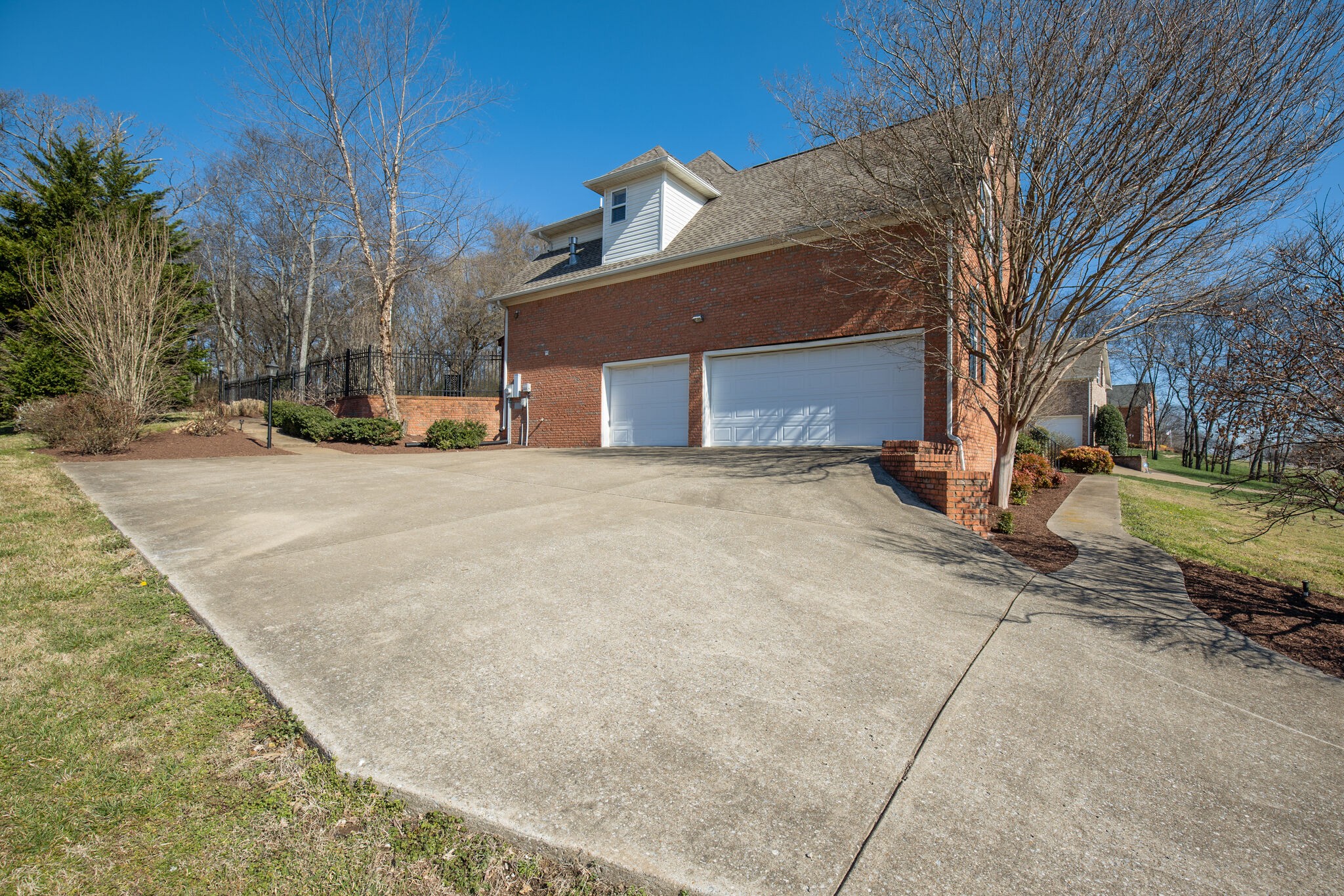2017 Viewpointe Way Columbia, TN 38401 - Photo 21 of 24 a view of a house with a yard