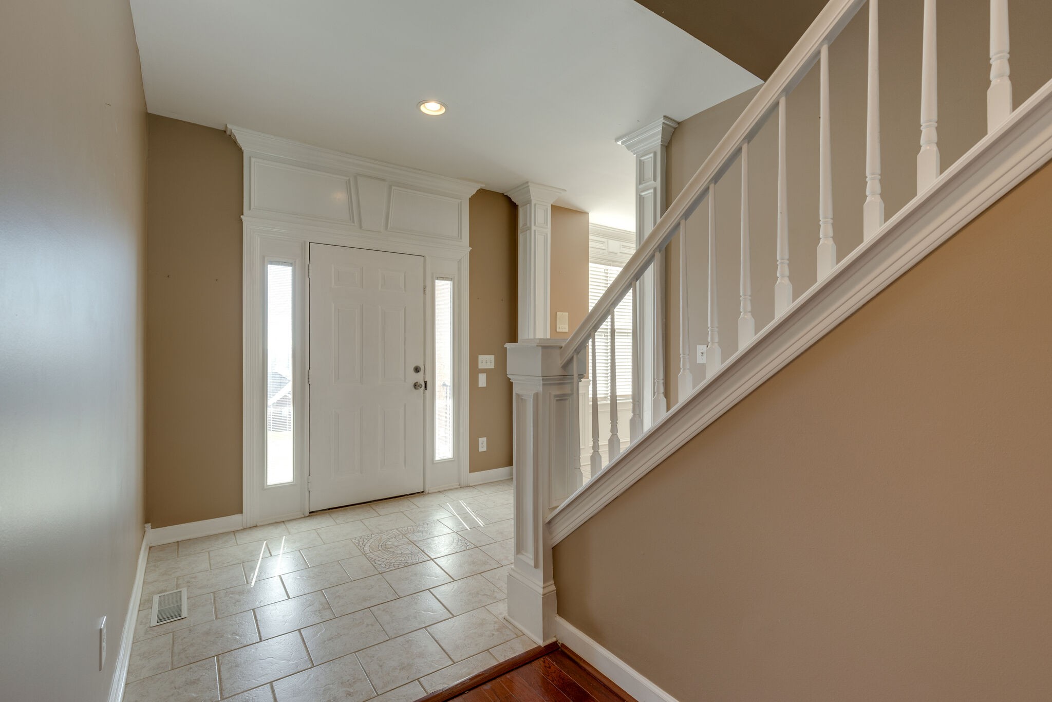 2017 Viewpointe Way Columbia, TN 38401 - Photo 3 of 24 a view of an entryway with staircase