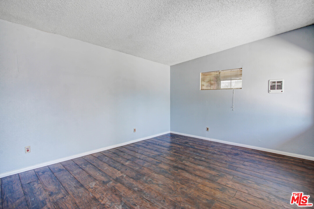335 South Riverside Avenue Rialto, CA 92376 - Photo 11 of 13