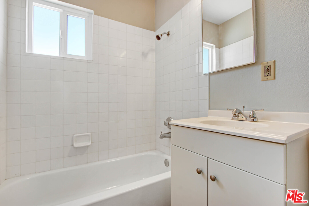 335 South Riverside Avenue Rialto, CA 92376 - Photo 12 of 13
