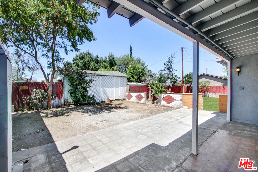 335 South Riverside Avenue Rialto, CA 92376 - Photo 5 of 13