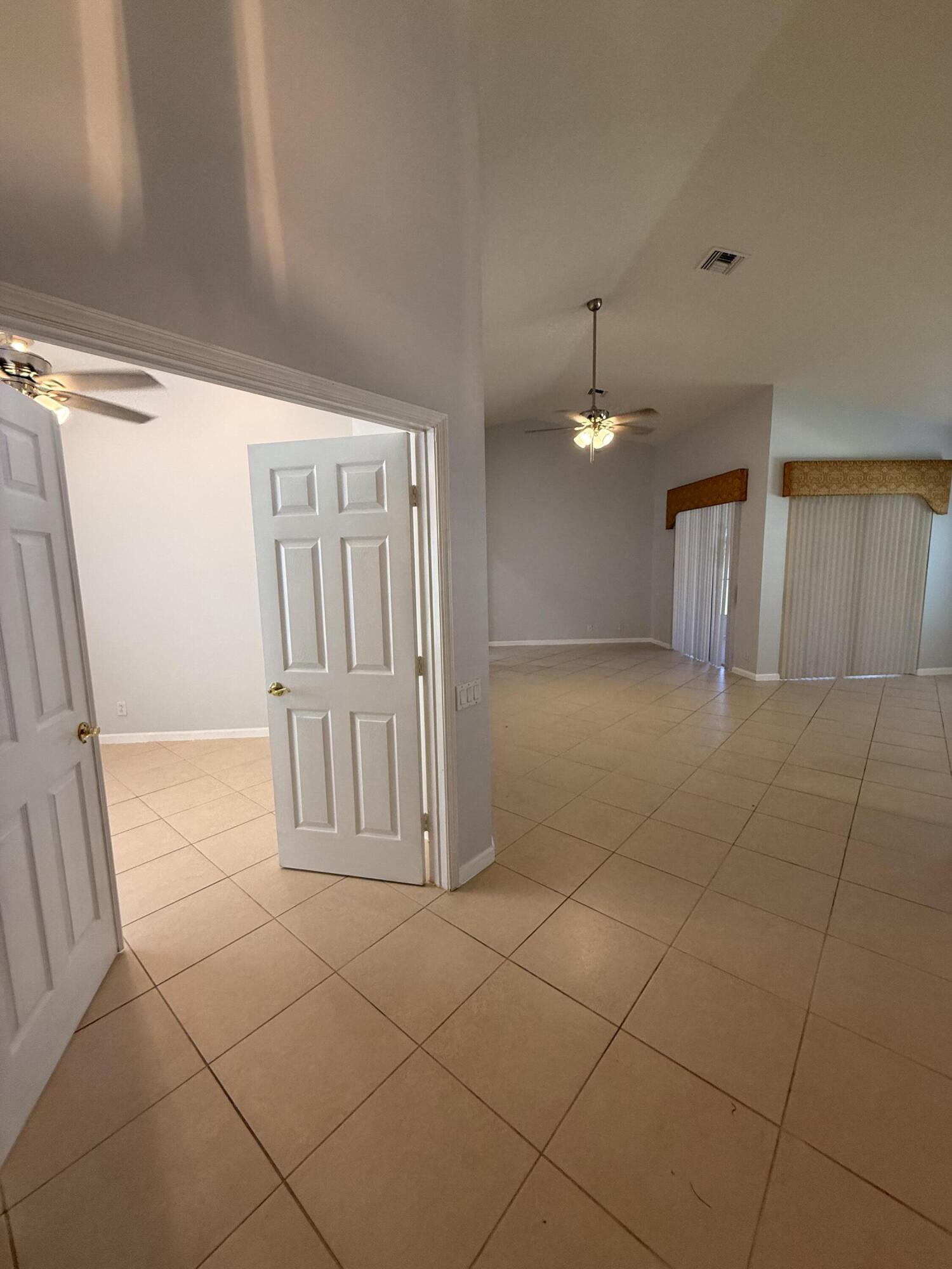 633 Northwest Whitfield Way Port St. Lucie, FL 34986 - Photo 4 of 30 IMG-0535