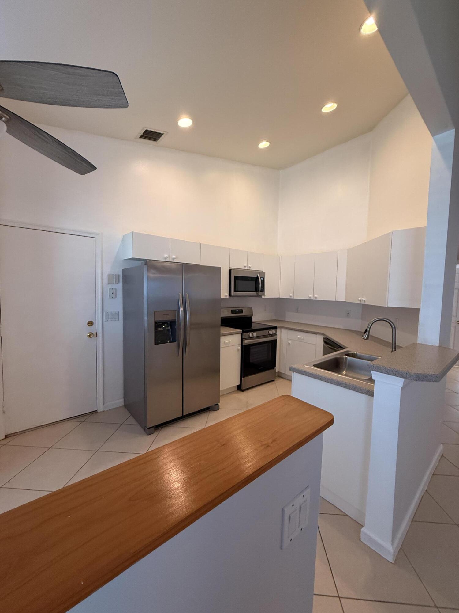 633 Northwest Whitfield Way Port St. Lucie, FL 34986 - Photo 6 of 30 IMG-0537