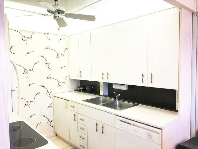 1057 Exeter, Unit 1057 Boca Raton, FL 33434 - Photo 16 of 64 Kitchen