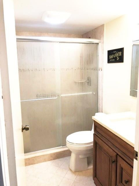 1057 Exeter, Unit 1057 Boca Raton, FL 33434 - Photo 27 of 64 remodeled bathroom