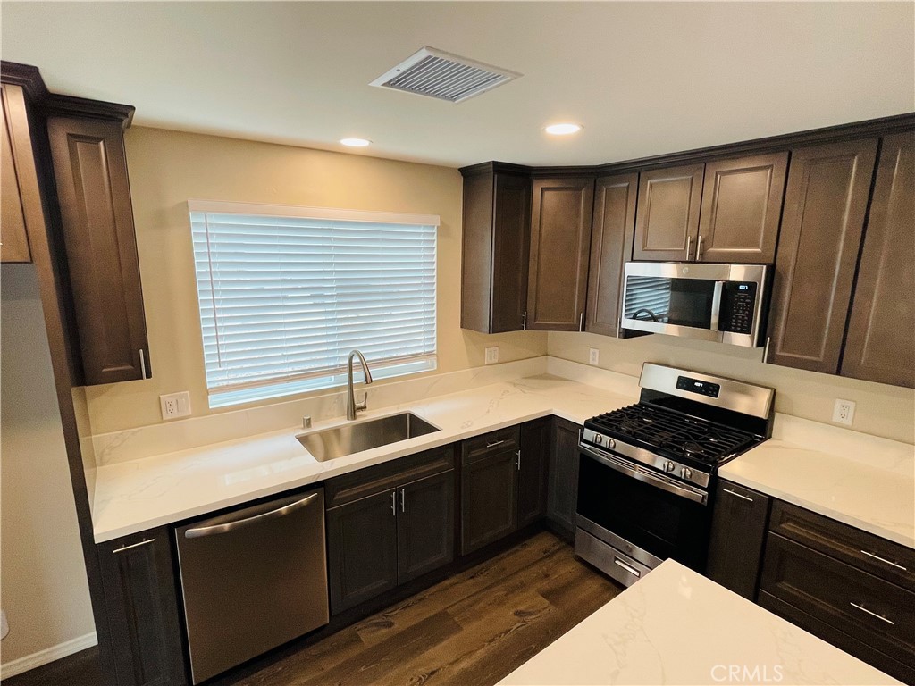 3823 Robinhood Road, Unit C Vista, CA 92084 - Photo 5 of 21