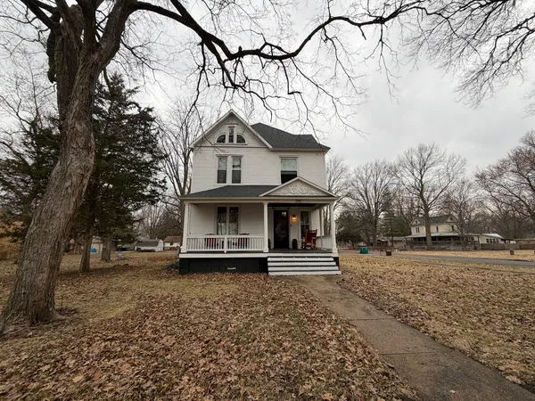 $160,000 | 295 North Pritchett Street, Niantic, IL 62551