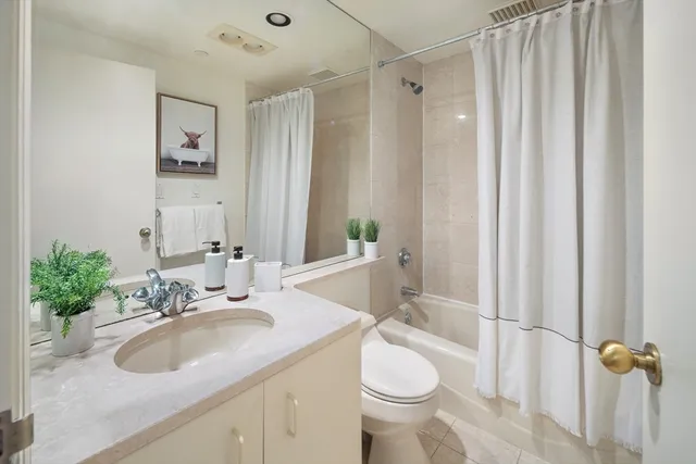 $799,000 | 10 Rogers Street, Unit 415, Cambridge, MA 02142