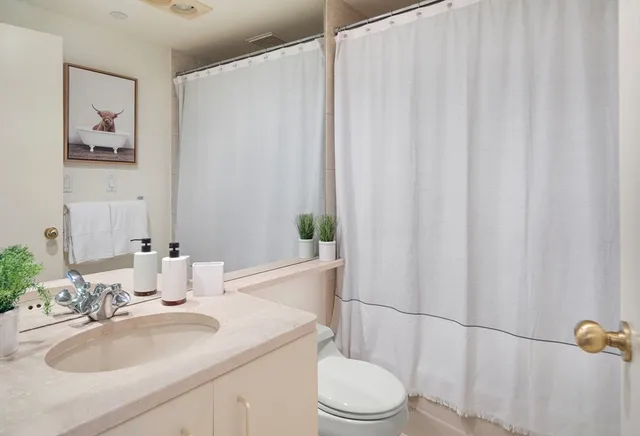 $799,000 | 10 Rogers Street, Unit 415, Cambridge, MA 02142