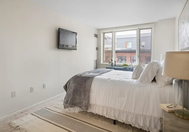$799,000 | 10 Rogers Street, Unit 415, Cambridge, MA 02142