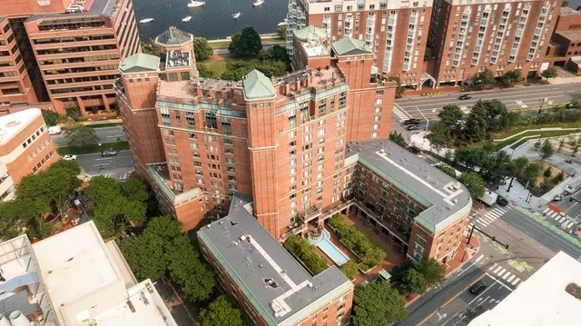 $799,000 | 10 Rogers Street, Unit 415, Cambridge, MA 02142