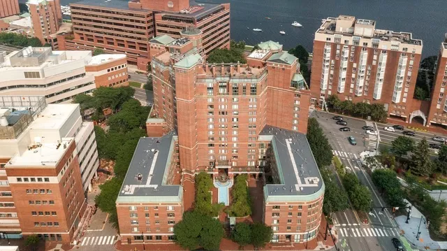 $799,000 | 10 Rogers Street, Unit 415, Cambridge, MA 02142