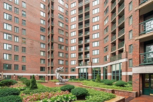 $799,000 | 10 Rogers Street, Unit 415, Cambridge, MA 02142