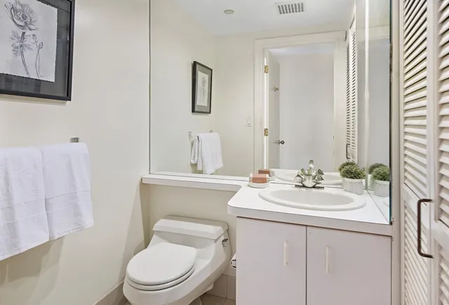 $799,000 | 10 Rogers Street, Unit 415, Cambridge, MA 02142