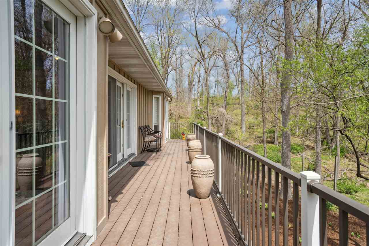 525 Indian Road Southeast Cedar Rapids, IA 52403 - Photo 8 of 43 Gallery Image 8