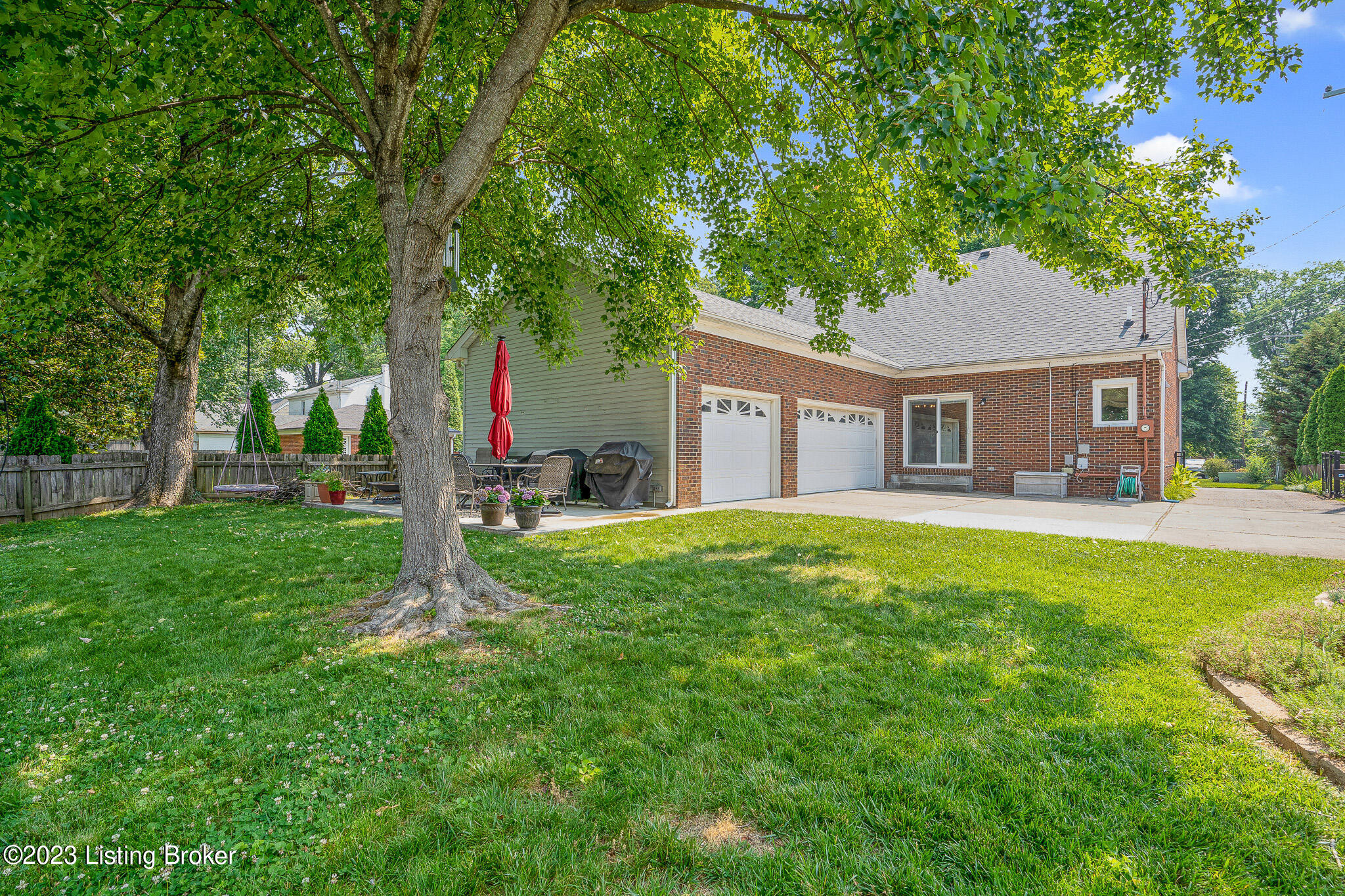 306 Ring Road Louisville, KY 40207 - Photo 58 of 70 58 back