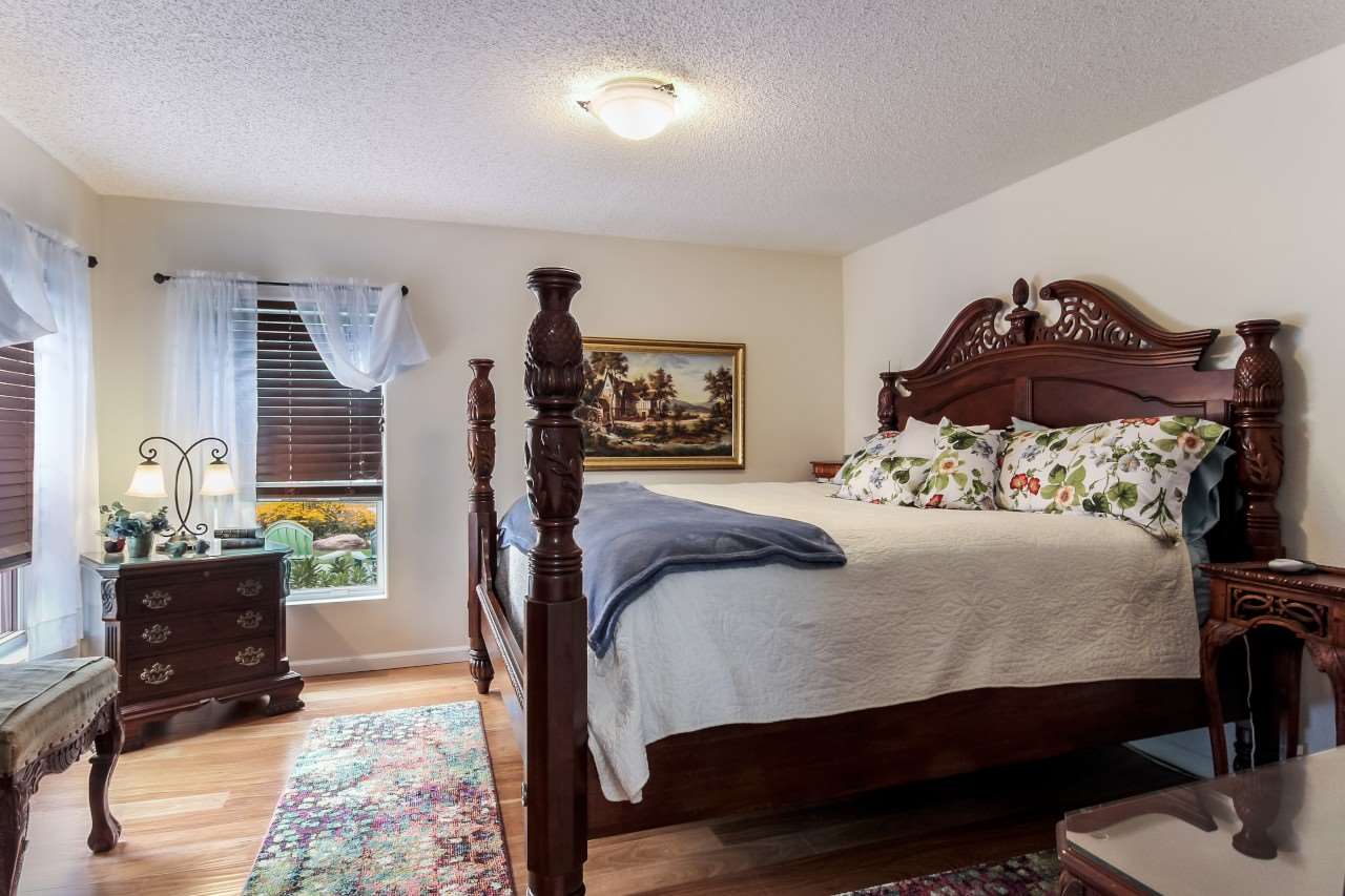 5776 Apple Valley Road Williamsburg, MI 49690 - Photo 13 of 31 1866651-12.JPG