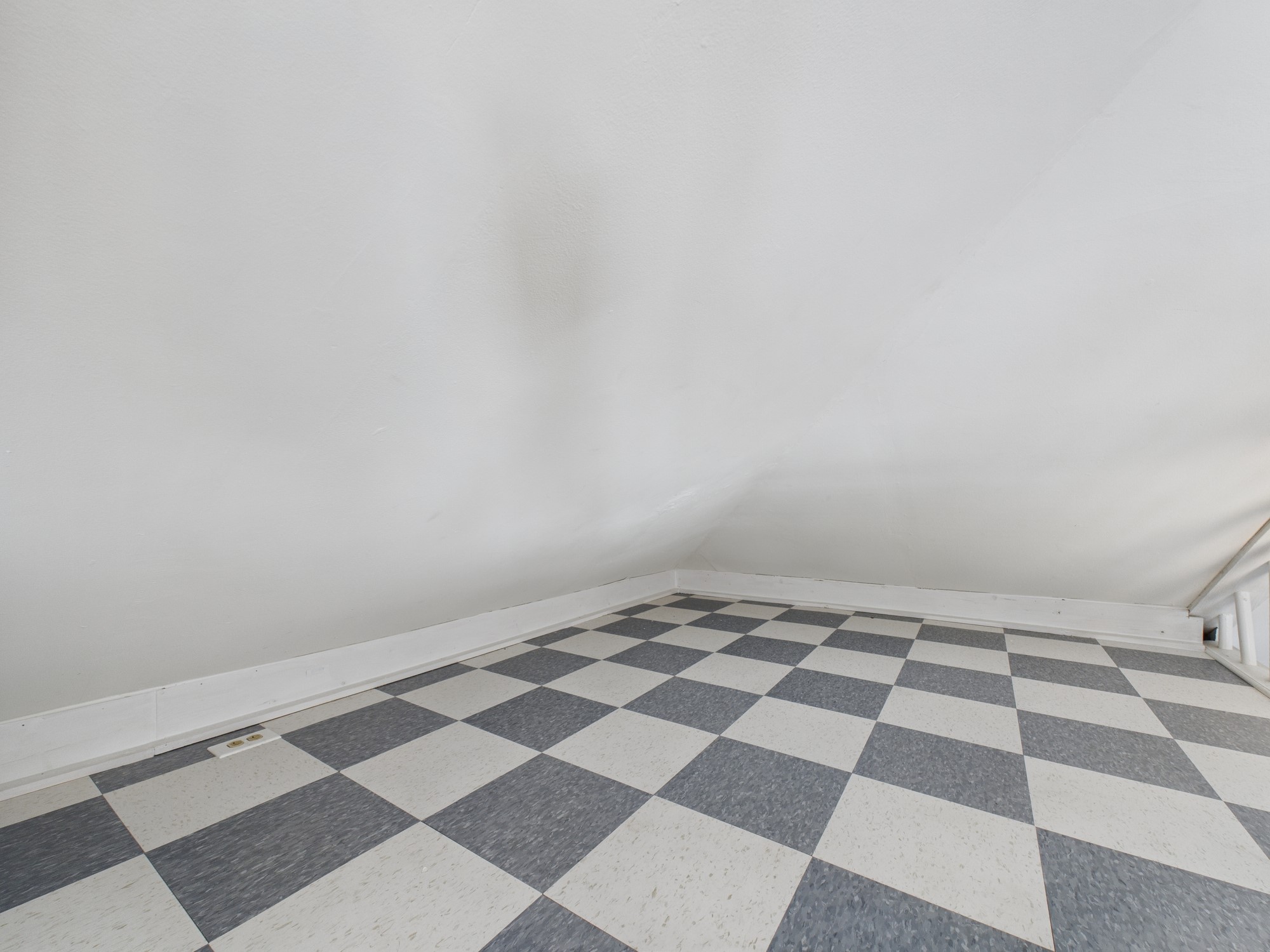 1920 Richmond Avenue, Unit 17 Houston, TX 77098 - Photo 8 of 17 a black and white checkered floor with a black white checkered floor