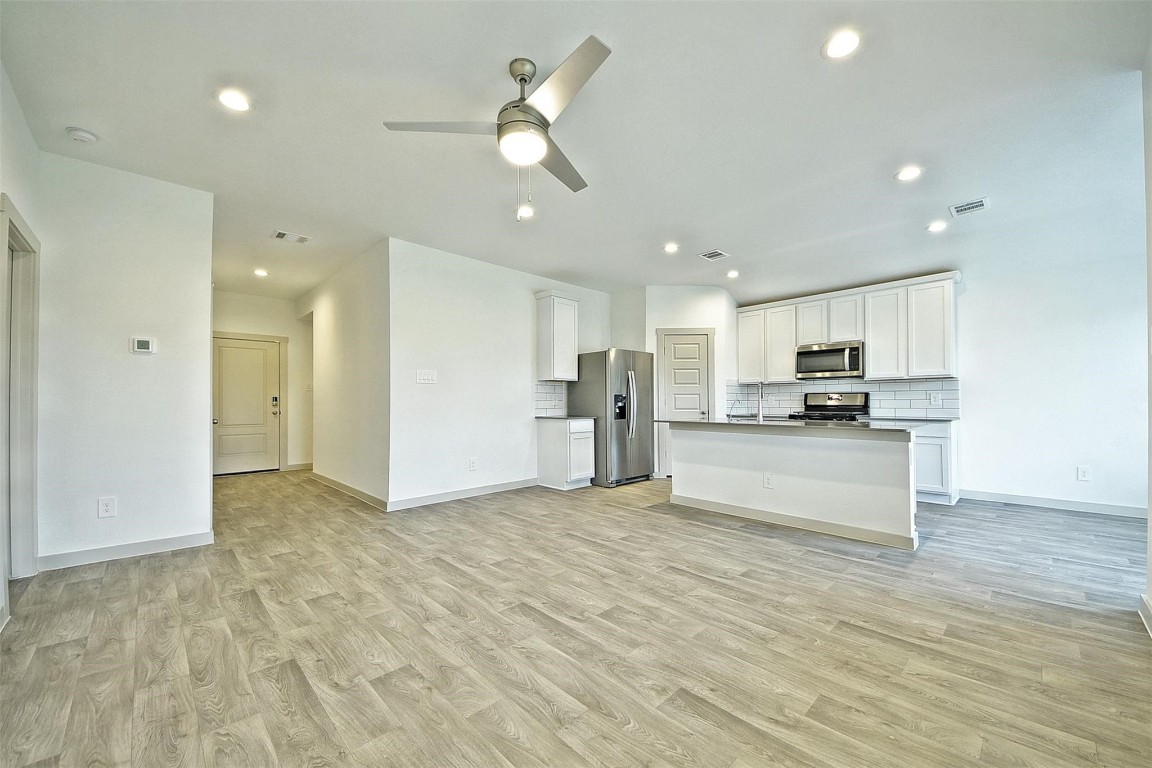 7923 Suffolk Vly Lane Rosharon, TX 77583 - Photo 4 of 28